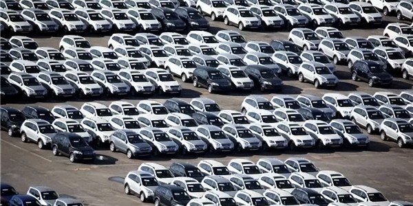 乘聯會崔東樹：1月末全國乘用車市場庫存333萬台、庫存64天