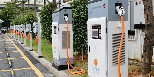 崔東樹：需要進一步構建高質量充電基礎設施體係